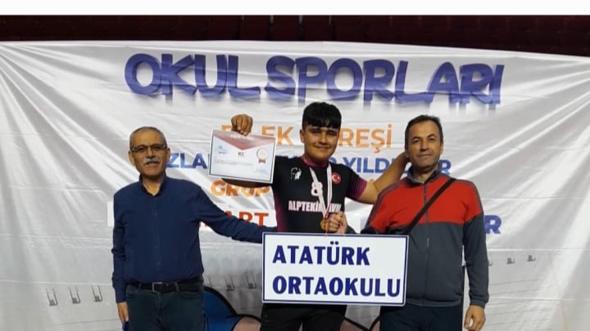 Hafta sonu Burdur ilinde yapılan grup maçlarında  sol kolda  10 ilden gelen rakiplerini  yenilmeden  tüm maçlarını  kazanıp 1. oldu. 
